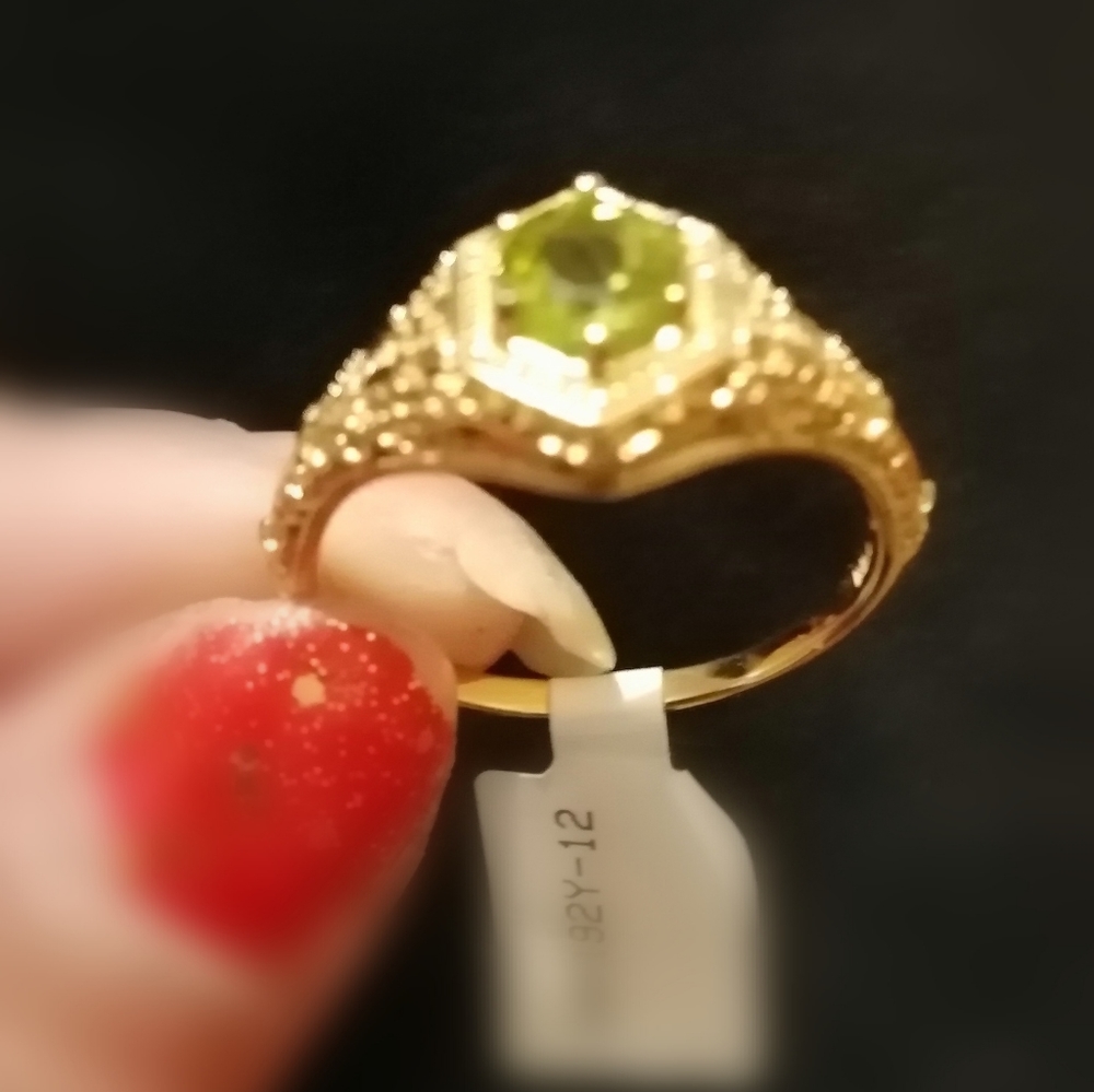 Peridot ring - Picture 5 of 9